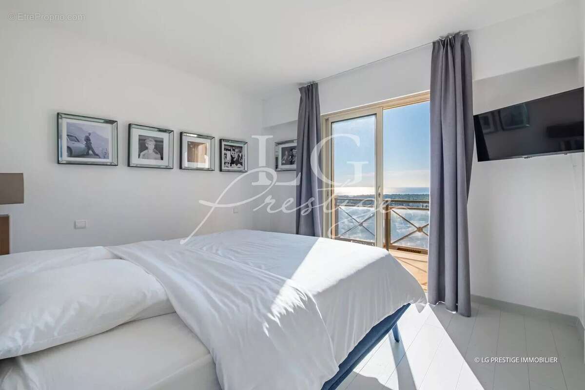 Maison à MANDELIEU-LA-NAPOULE