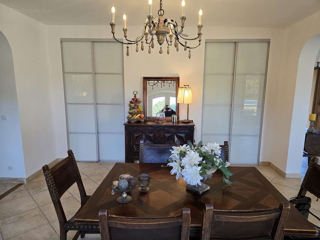 Maison à MEYRARGUES