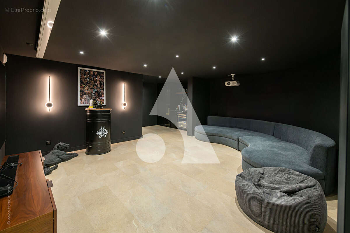 Maison à CHENNEVIERES-SUR-MARNE