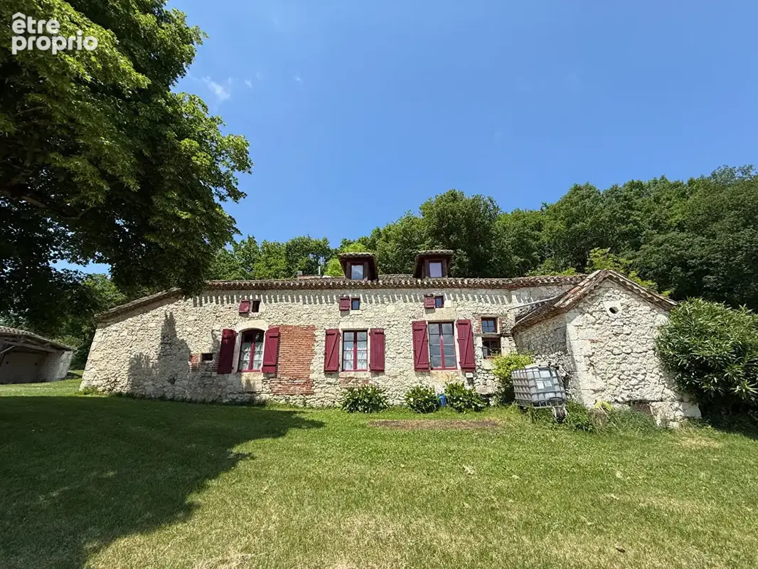 Propriété de charme en pleine nature 2 maisons en pierre et dépendances - photo 17