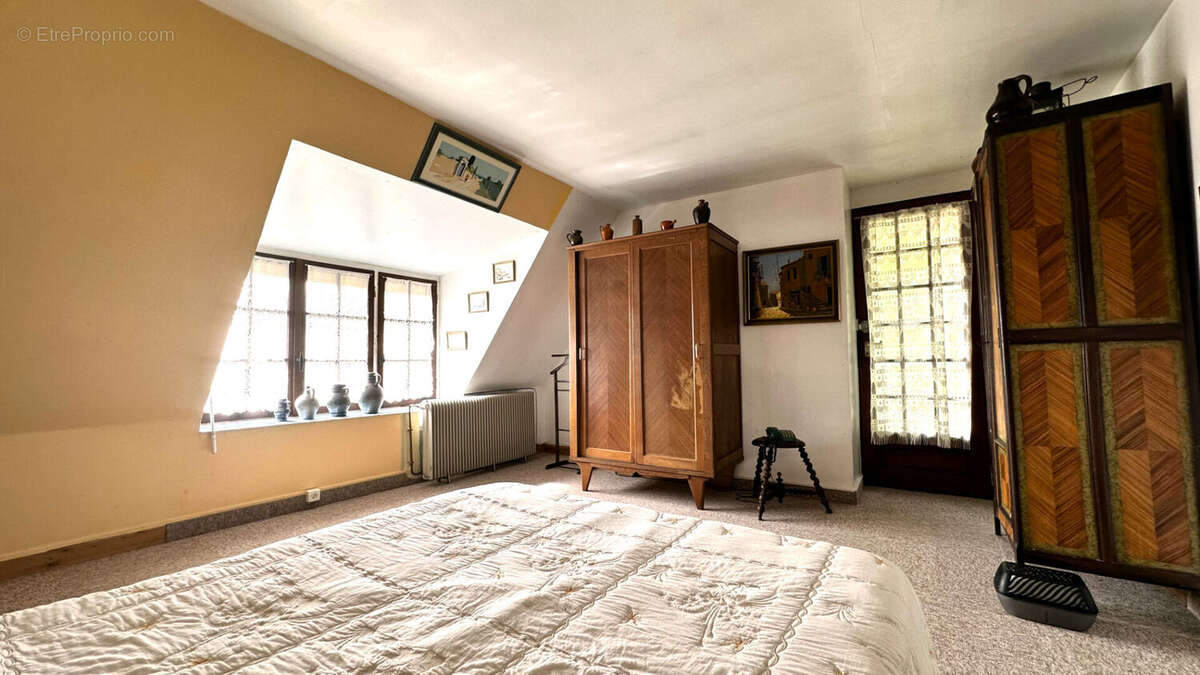 Maison à SAINT-VICTOR-DE-BUTHON