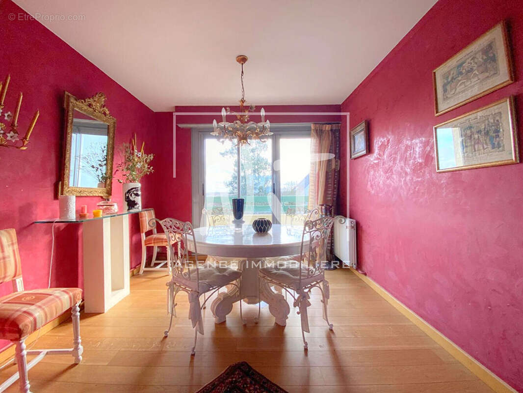 Appartement à LES PONTS-DE-CE