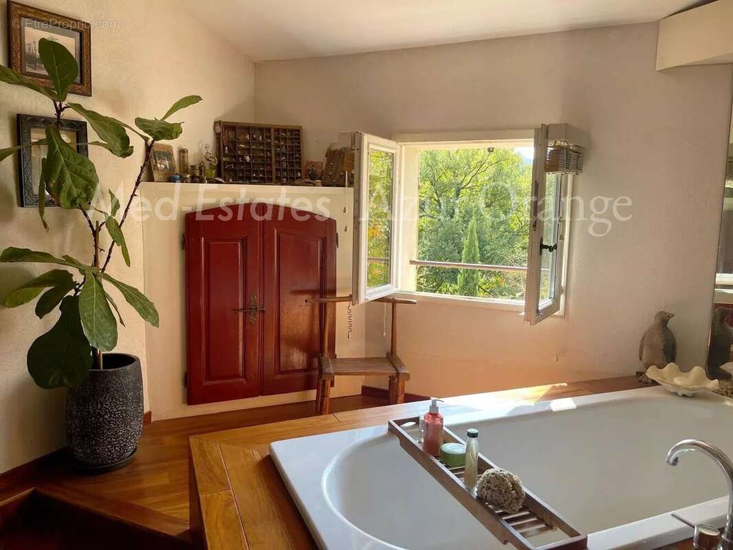 Maison à LA GARDE-FREINET