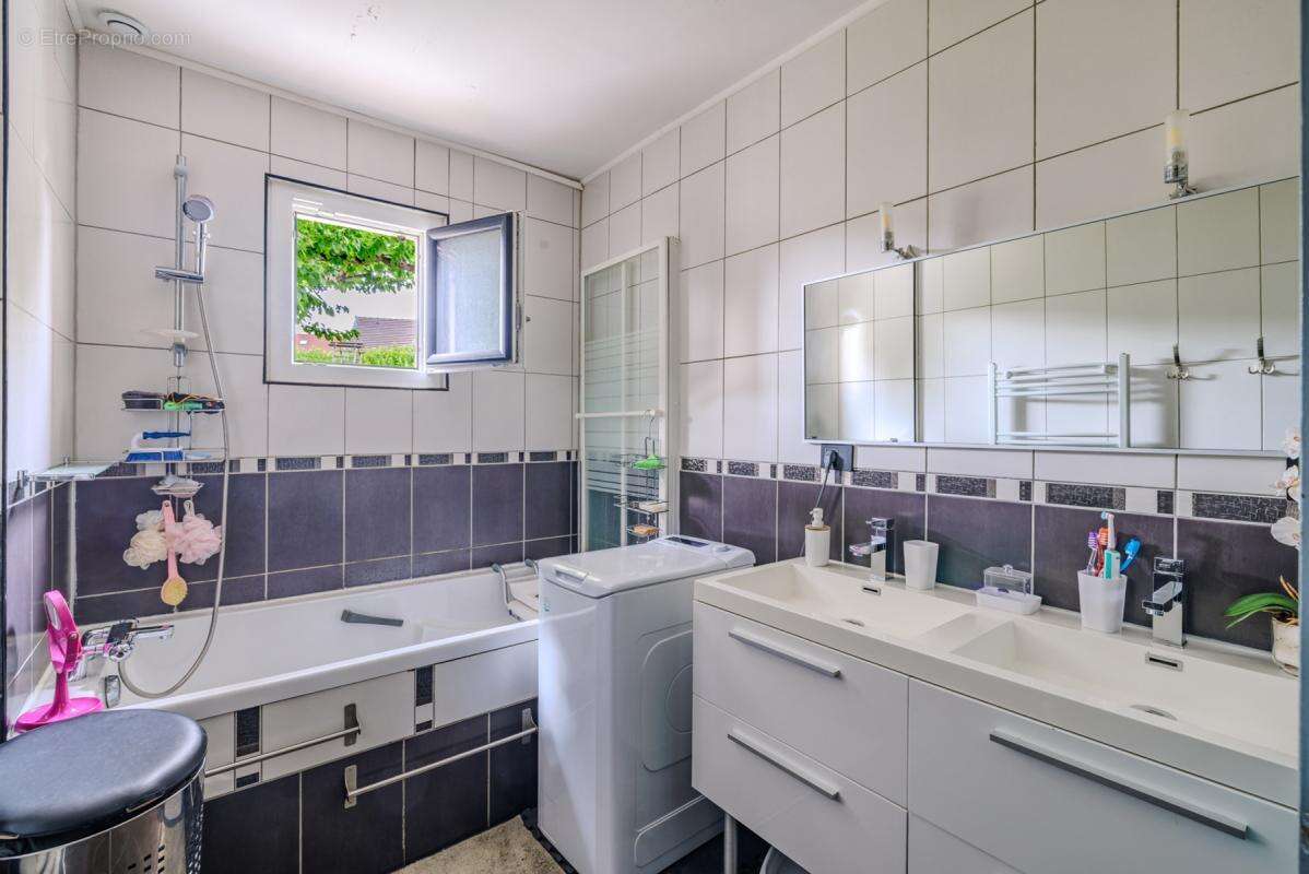 Maison à BONNIERES-SUR-SEINE