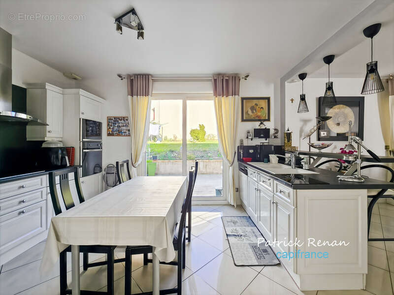 Maison à FONTENAY-LE-FLEURY