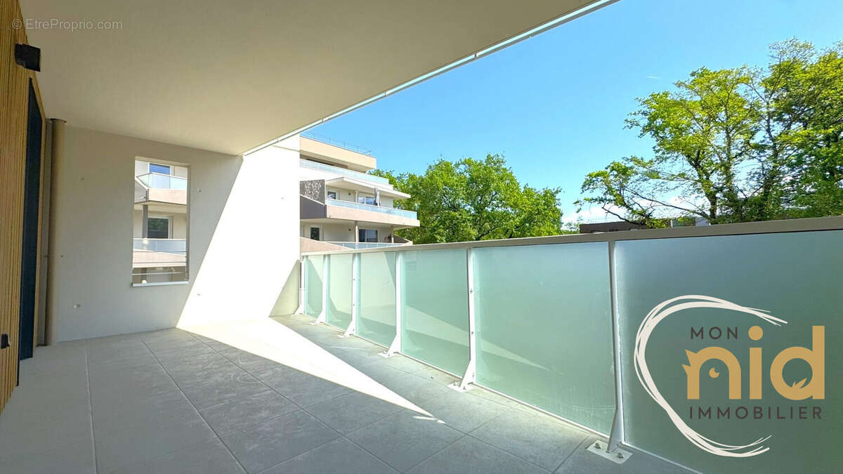 Appartement à MEYLAN