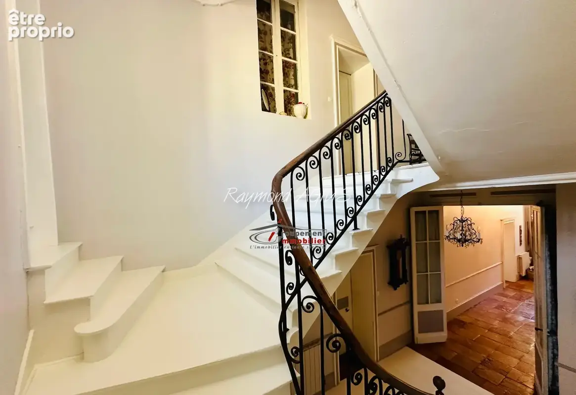 Elégante résidence de caractère du 18ème siècle avec cour et jardin - photo 18
