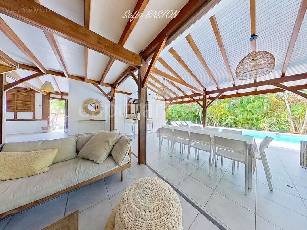 LES TROIS ILETS VILLA P6 bis -165 m² Hab / - Terrain de 986 m² - Piscine - Plain pied - A Vendre Martinique (972) - photo 2