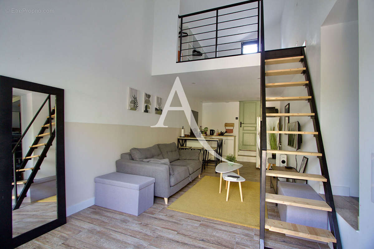 Maison à SAINT-JEAN-DE-VEDAS