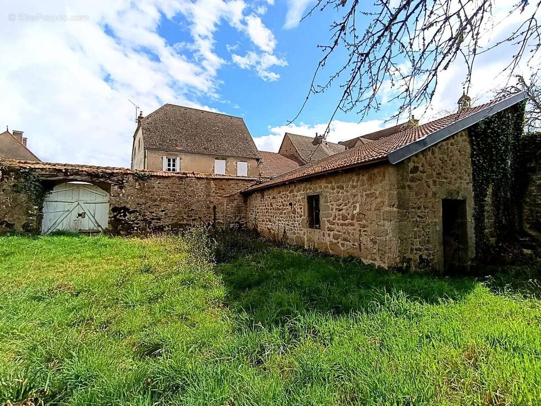 Maison à BELLEGARDE-EN-MARCHE