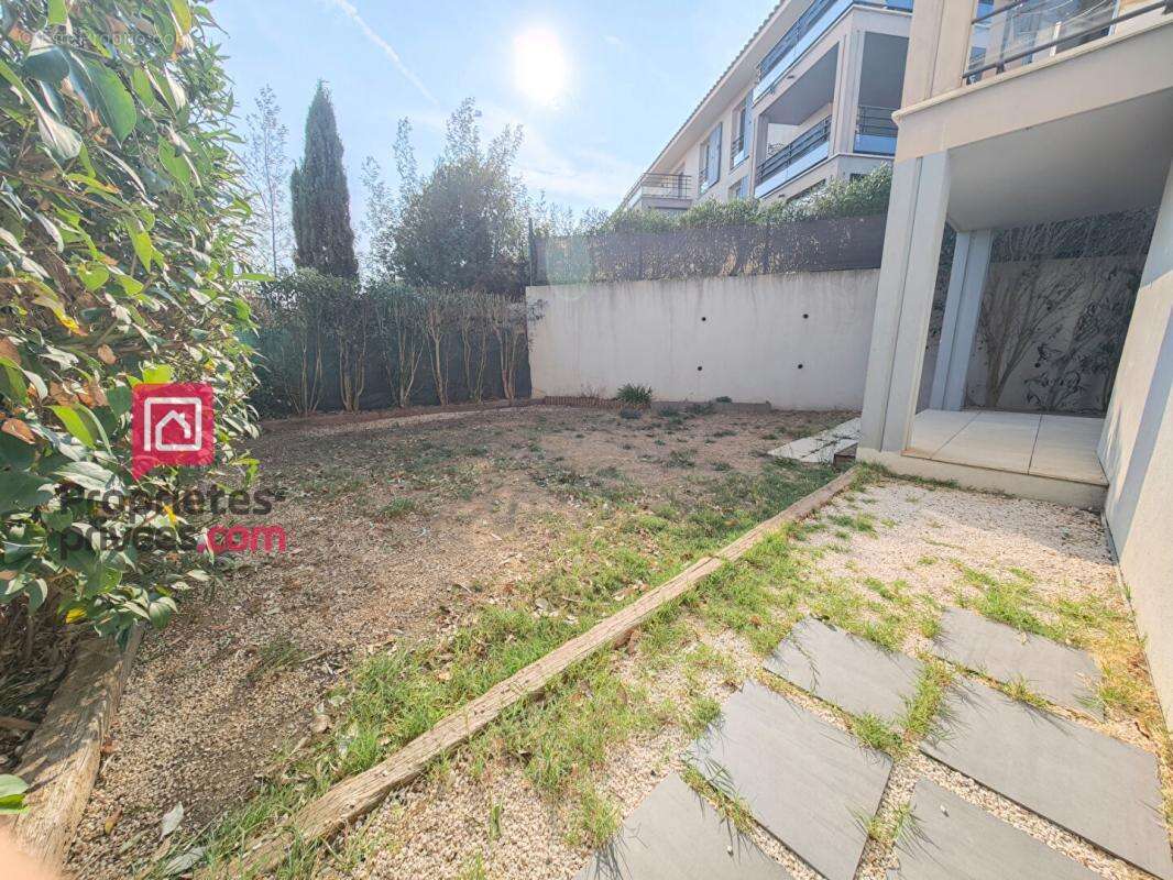 Appartement à ROQUEBRUNE-SUR-ARGENS