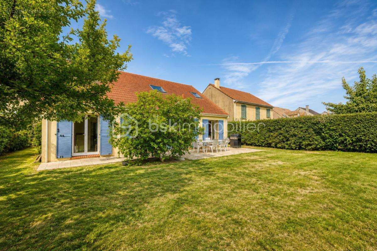Maison à ROISSY-EN-BRIE