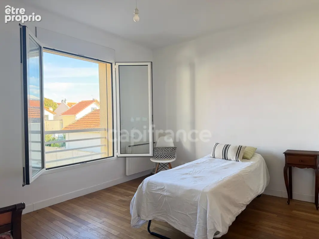 Versailles, A VENDRE MAISON RENOVEE  de 110 m2 au sol- 4 chambres- JARDIN- CALME et proximité des commodités - photo 16