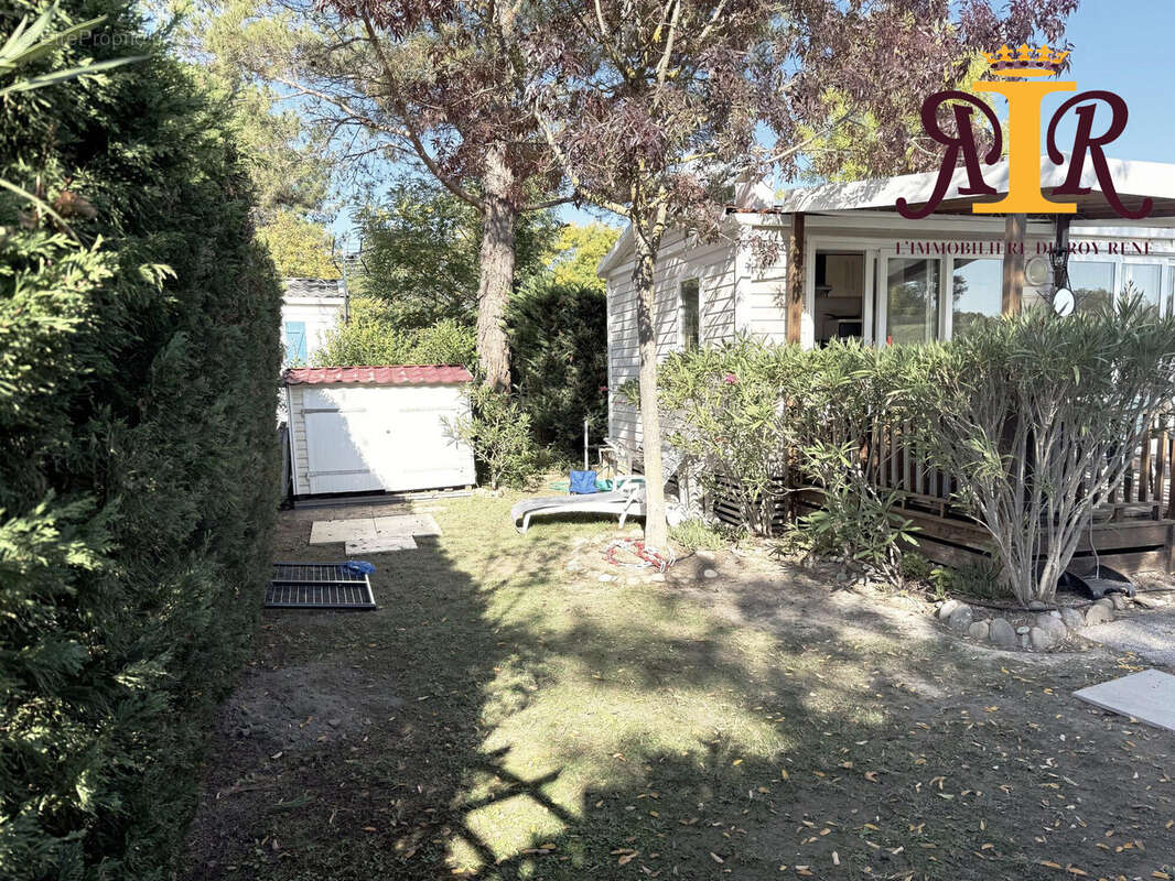 Maison à LA ROQUE-D&#039;ANTHERON