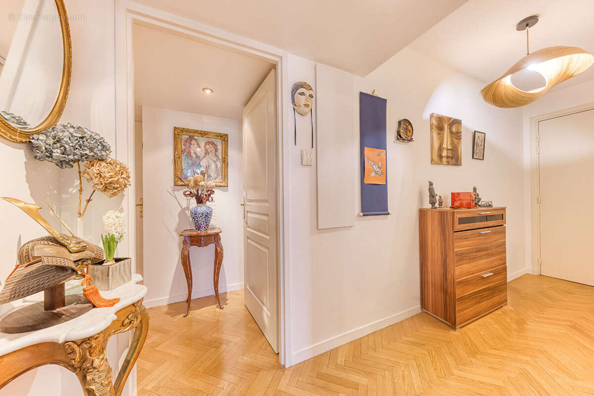 Appartement à LE PLESSIS-ROBINSON