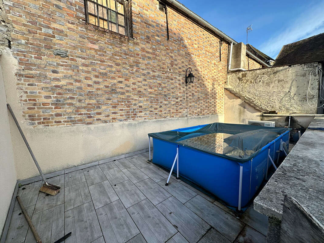 Maison à PONT-SUR-YONNE