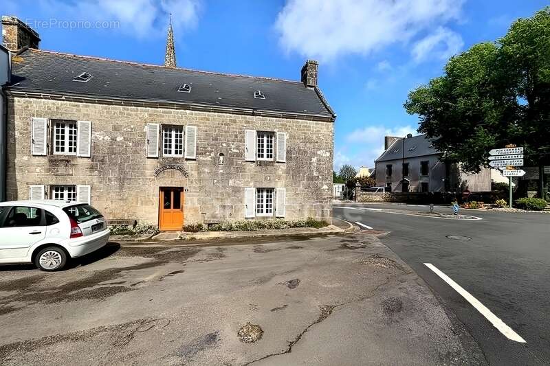 Commerce à LANDUDEC