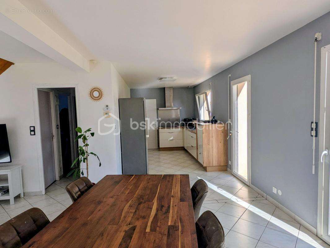 EN EXCLUSIVITÉ – Maison rare sur le marché – 4 chambres – Saint-Germain-du-Pinel – Sans vis-à-vis - photo 4