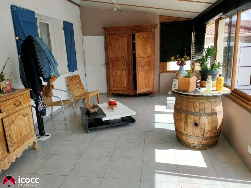 Maison à CHAMPAGNE-LES-MARAIS