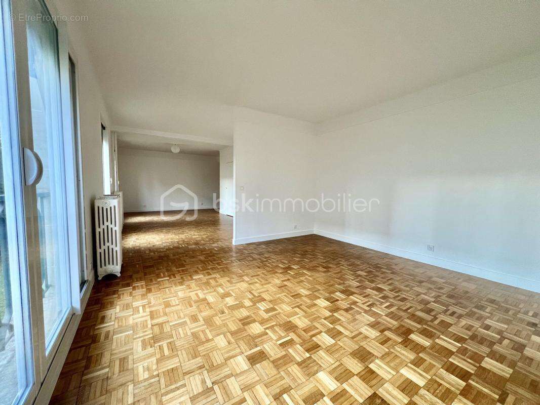 Appartement à VILLE-D'AVRAY