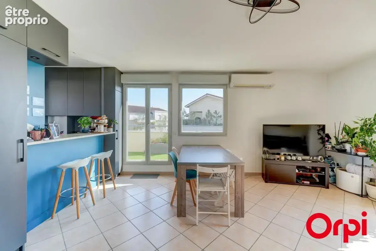 Appartement T4 de 90 m2 au dernier étage - terrasse de 34,10 m2 avec trois orientations - photo 6
