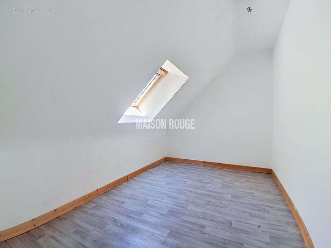 Maison familiale avec vie de plain-pied - Cinq chambres + bureau - Sous-sol complet et vaste terrain à SAINT-DONAN - photo 16