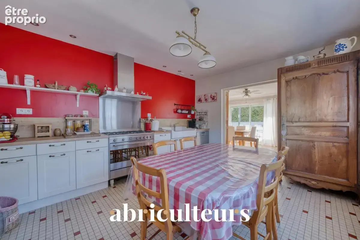 Maison familiale de 154 m² avec piscine en vente à Val-de-Cognac (16370) - photo 5