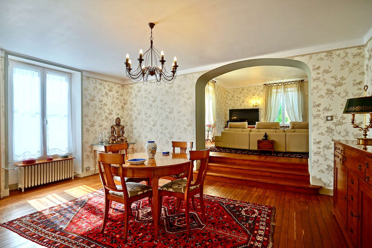 Maison à LA CHAPELLE-SAINT-LAURENT