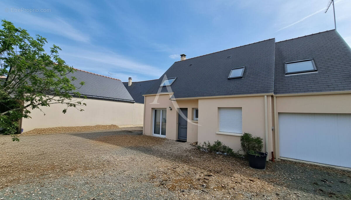 Maison à SOUCELLES