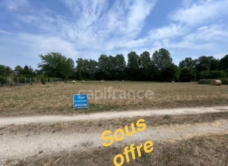 Terrain à COULAURES