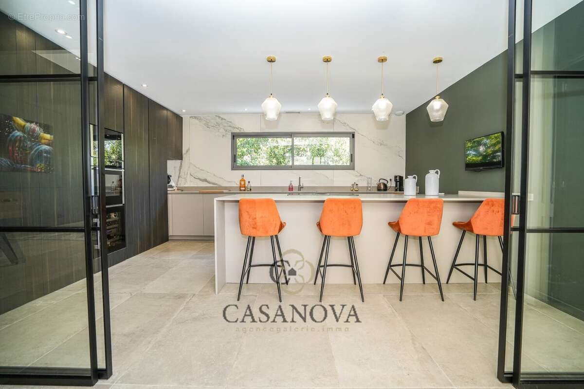 Maison à SAINT-MATHIEU-DE-TREVIERS