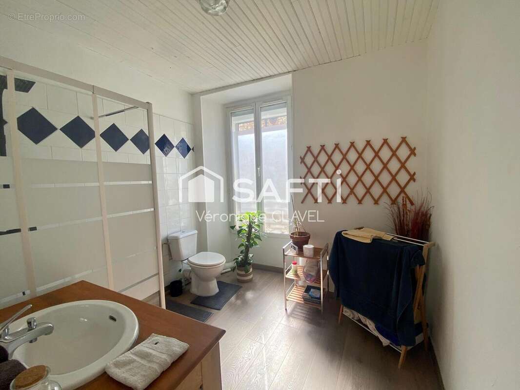 Photo 6 - Appartement à BESSEGES