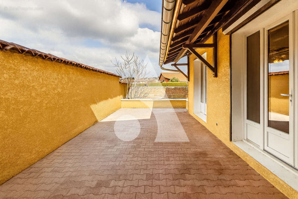 Maison à CHAZAY-D&#039;AZERGUES