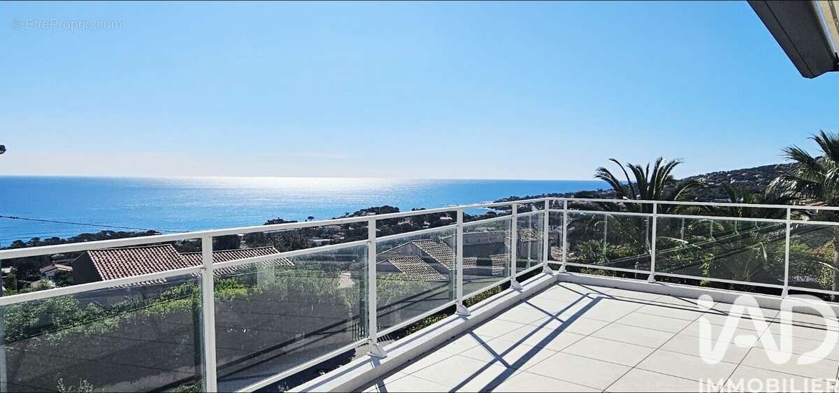 Photo 5 - Appartement à ROQUEBRUNE-SUR-ARGENS