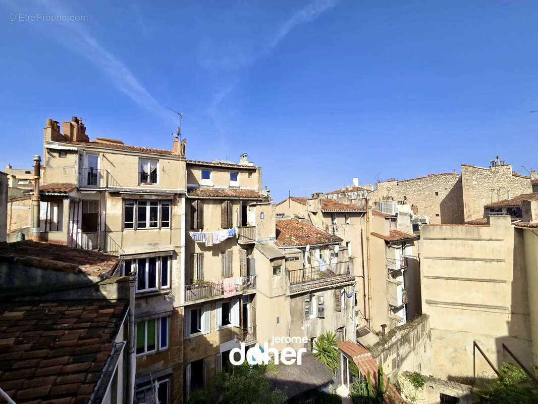 Appartement à MARSEILLE-1E