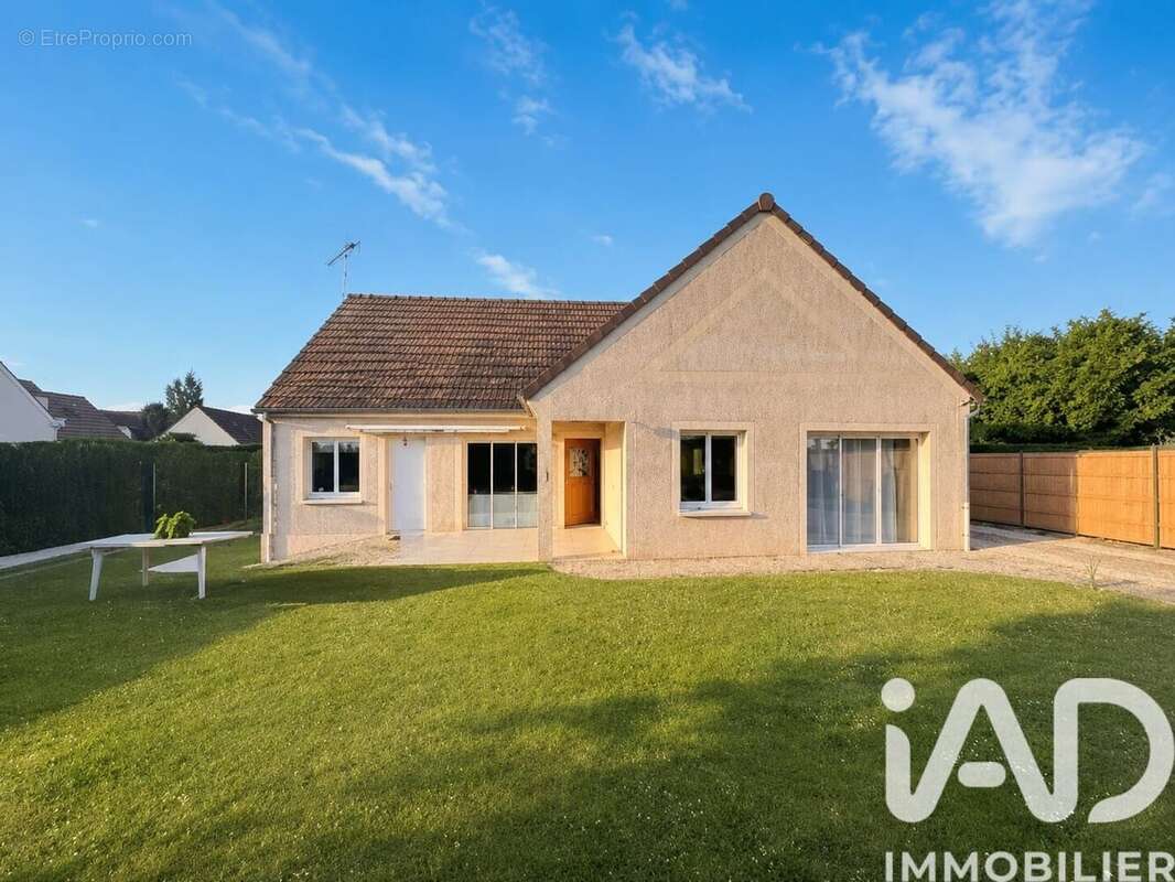 Maison 96 m² à Saint-Martin-En-Biere  - photo 3