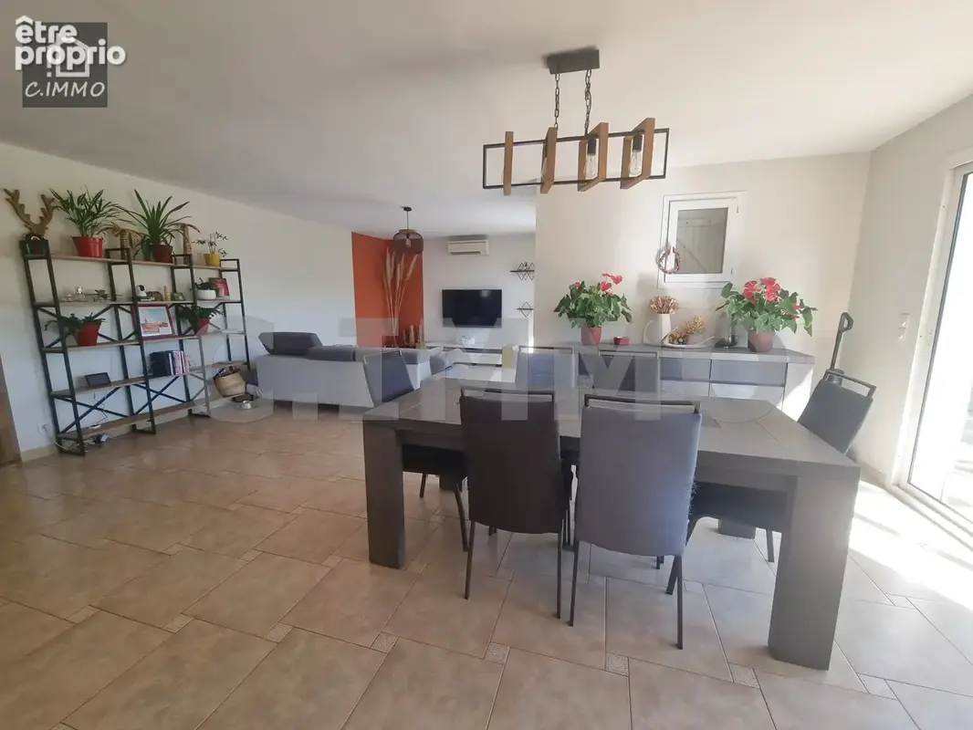 Grande villa de type 5 de PP de 139 m2 avec garage et piscine + hangar de 160 m2 - photo 7