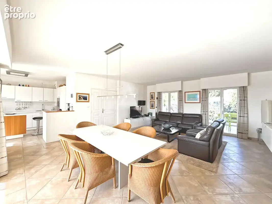 Cannes  VILLA SUR LE TOIT 5 pièces 125m2 +150 m² terrasses - photo 7