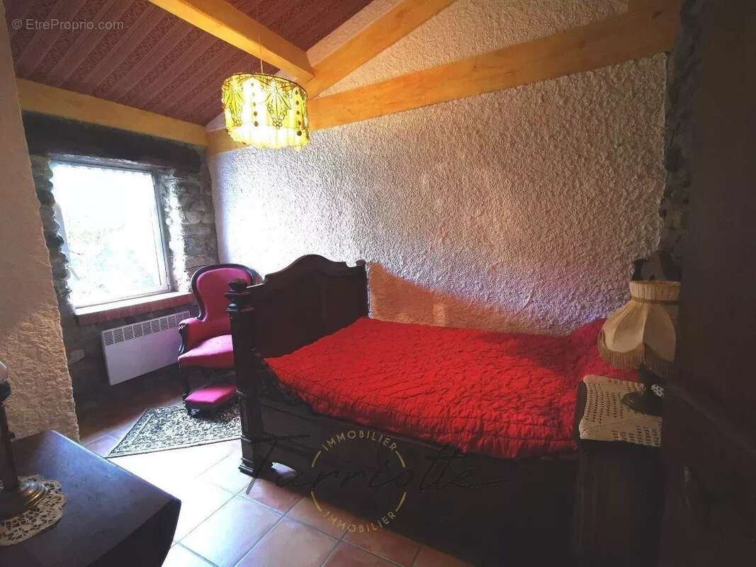 Maison à SAINT-MARTIN-SUR-LAVEZON