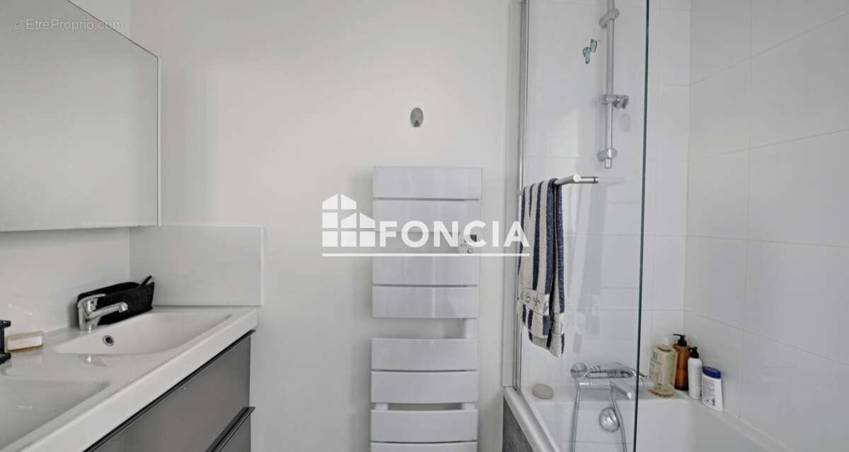 Appartement à PARIS-14E