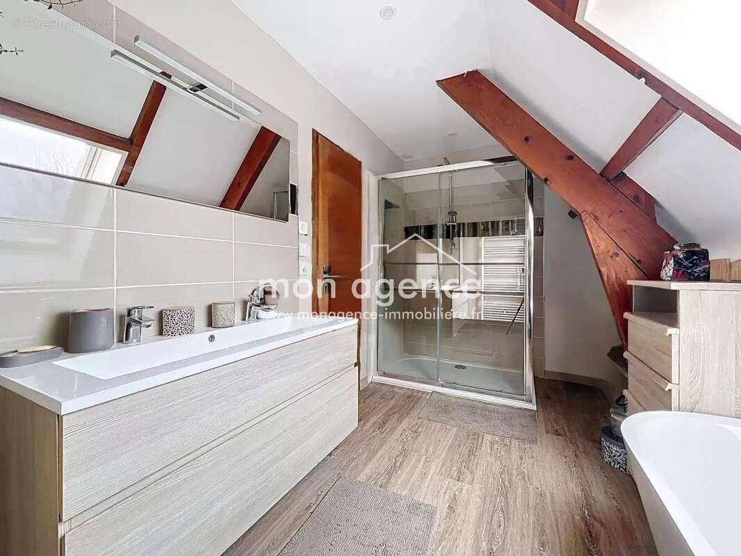 Maison à LE MESNIL-ESNARD