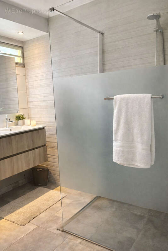 Appartement à LES ABYMES