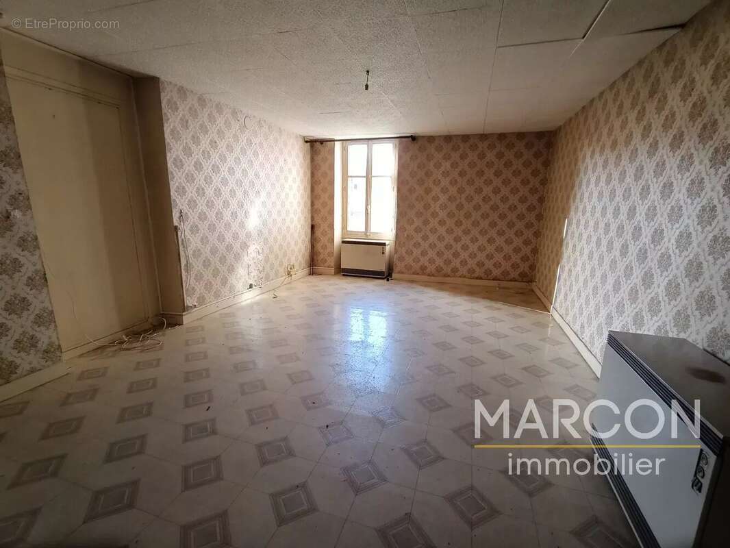 Maison à LAVAVEIX-LES-MINES