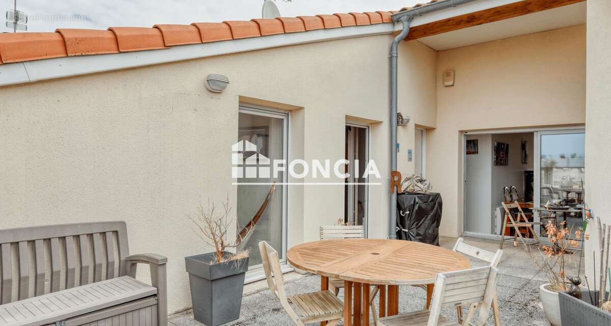 SAINT MICHEL : T4 avec terrasse, cave et grand garage - photo 5