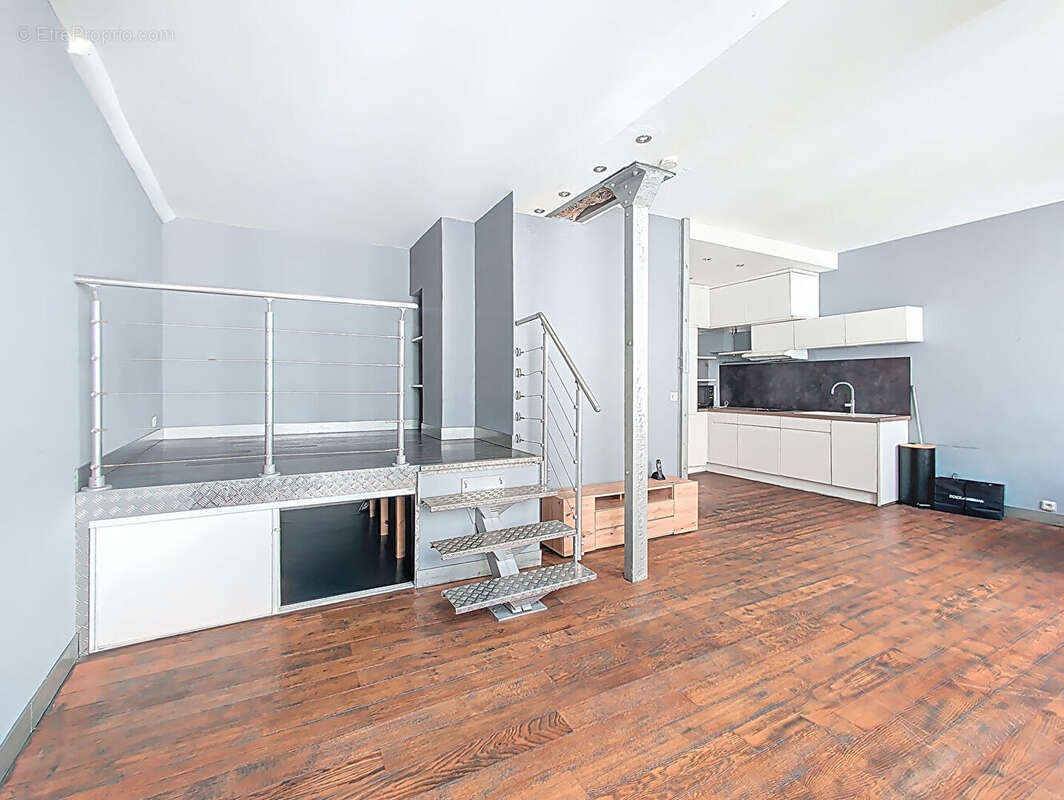 Appartement à PARIS-2E