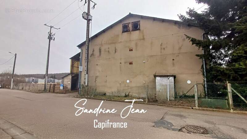 Commerce à FLEURY-SUR-ANDELLE