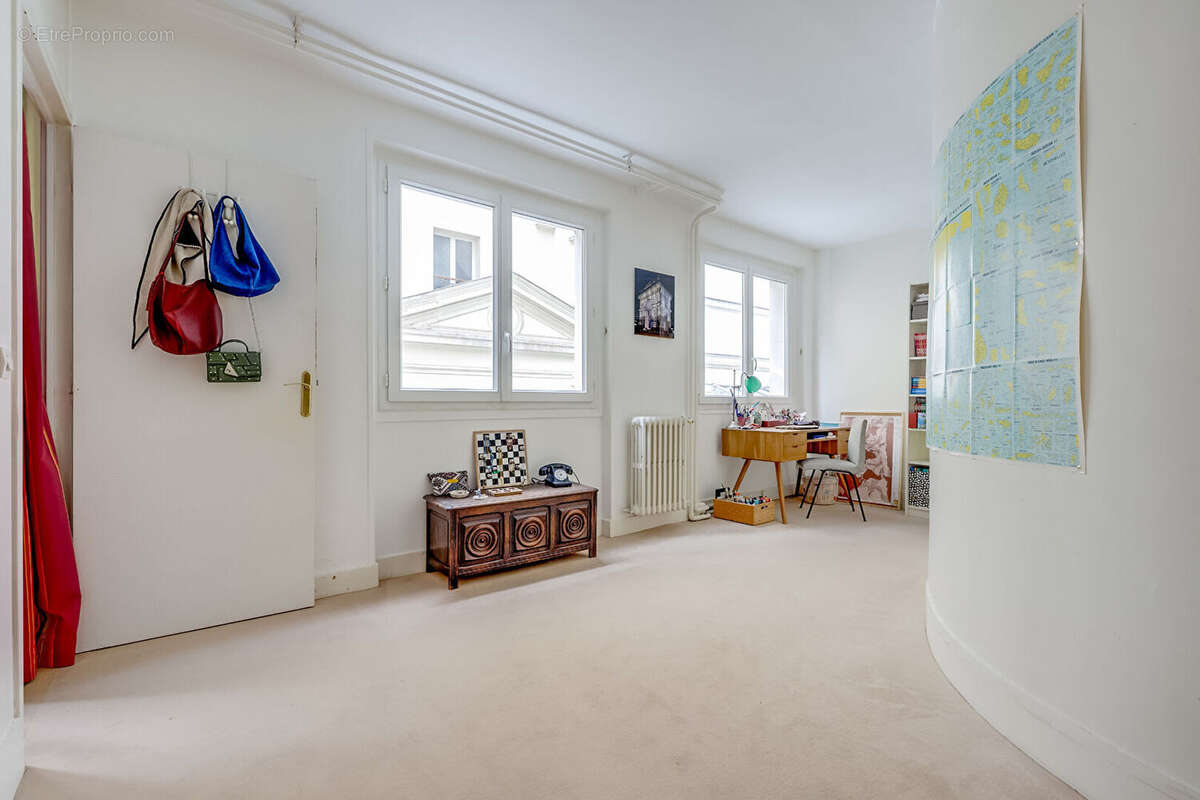 Appartement à PARIS-17E