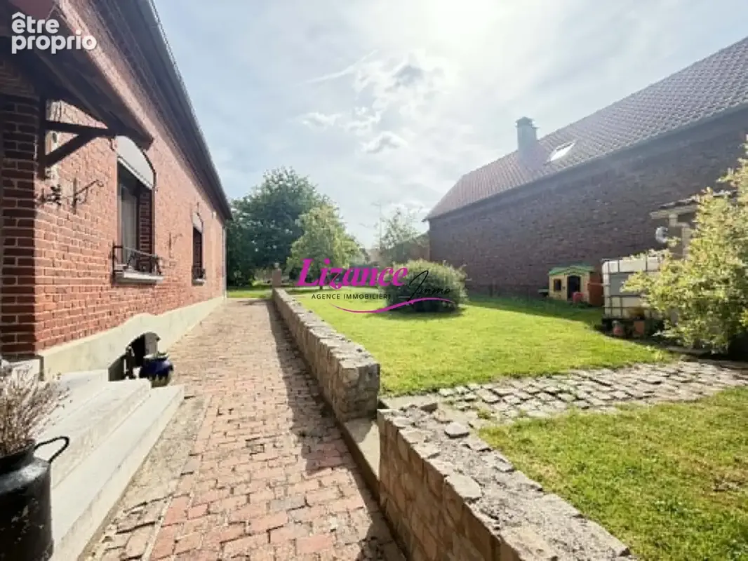 Maison 137 m² à Villers-Guislain  - photo 2