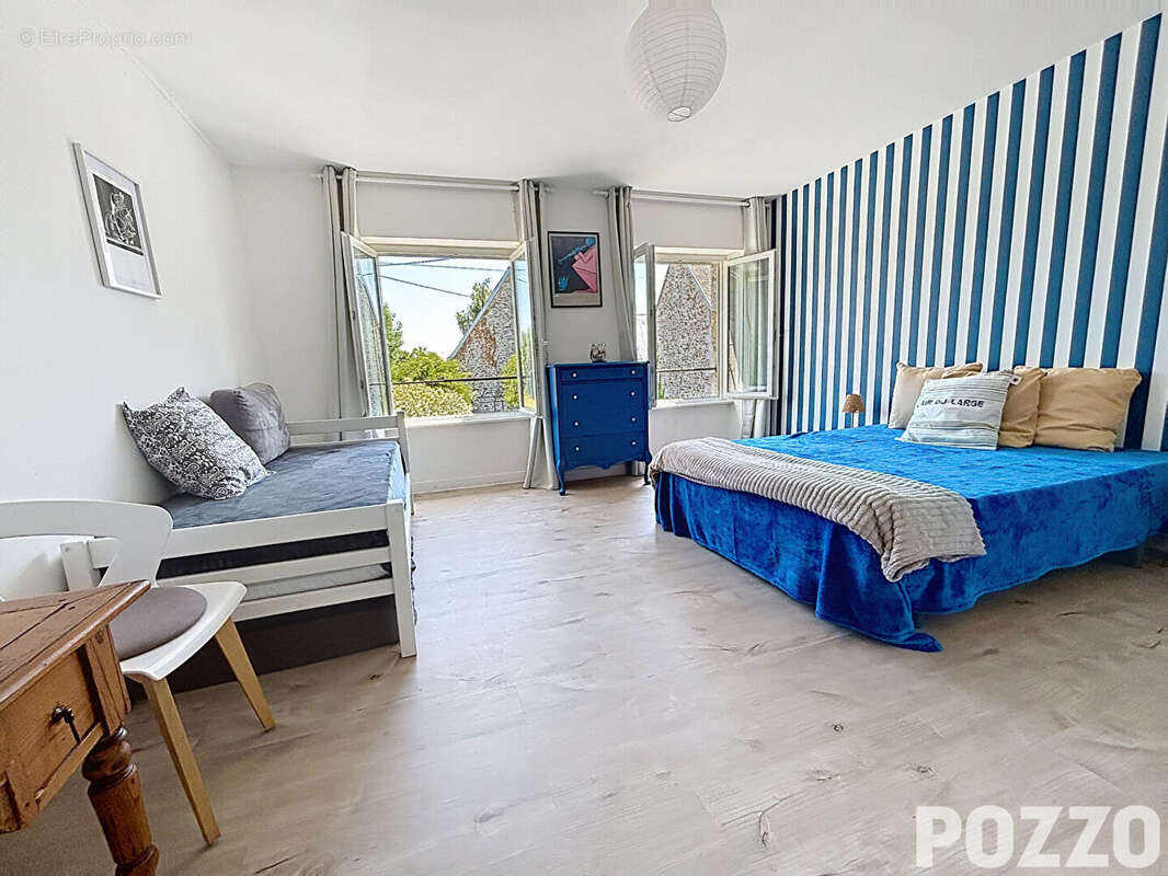 A Vendre à GENÊTS (50530)  - Maison en pierres 189 m² -7 pièces - 4 à 6 chambres - Baie du Mont-Saint-Michel - photo 7