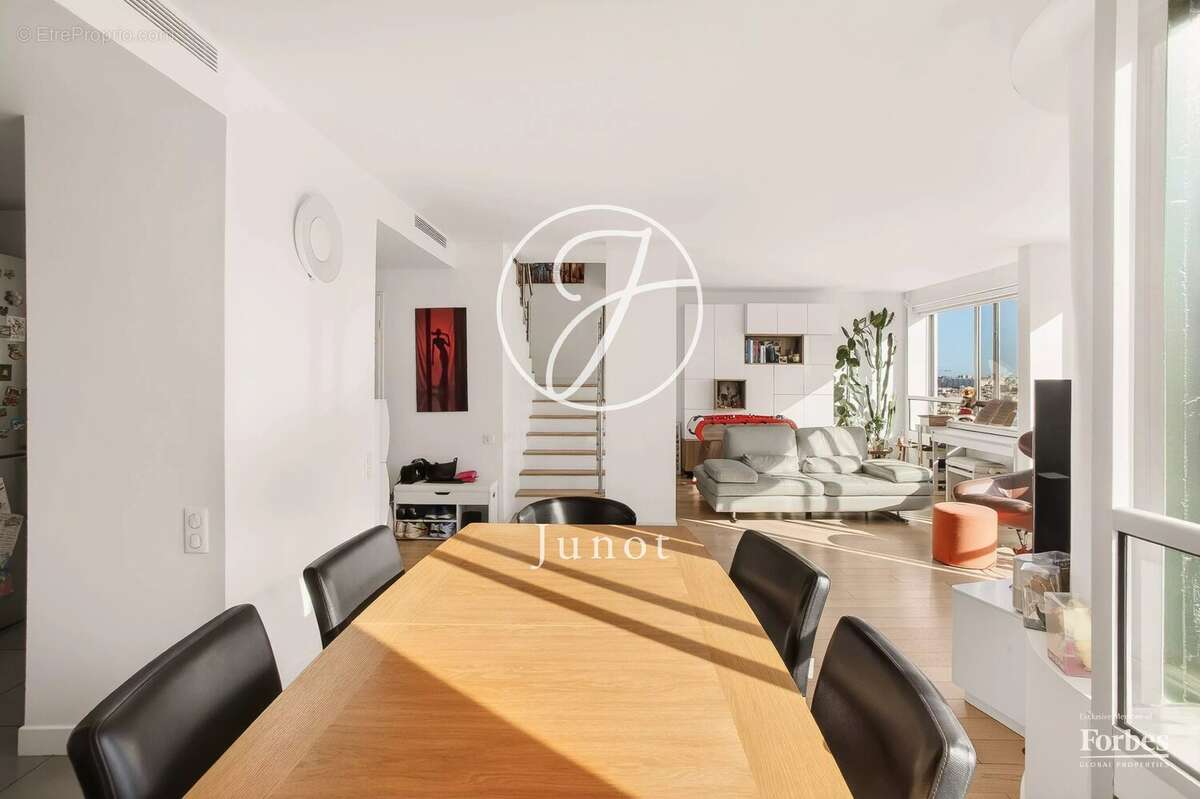 Paris 15e - TOUR DE MARS / QUAI DE GRENELLE - Appartement - 5 pièces - 114,58m² Carrez - 3 chambres - Vue exceptionnelle - Expos - photo 7